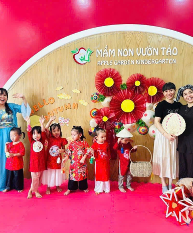 TRUNG THU CỦA CÁC BÉ GREEN APPLE 2 NHÀ AGK