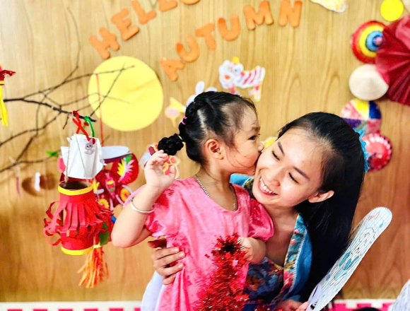 TRUNG THU CỦA CÁC BÉ RED APPLE 1&2 NHÀ AGK