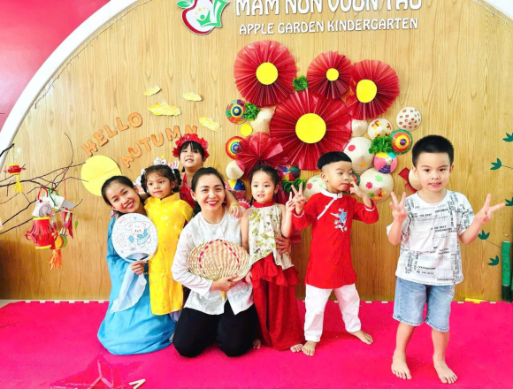 TRUNG THU CỦA CÁC BÉ RED APPLE 1&2 NHÀ AGK