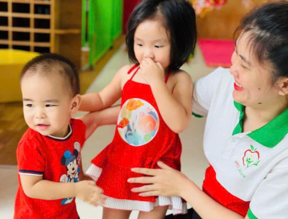TRUNG THU CỦA CÁC BÉ GREEN APPLE 2 NHÀ AGK