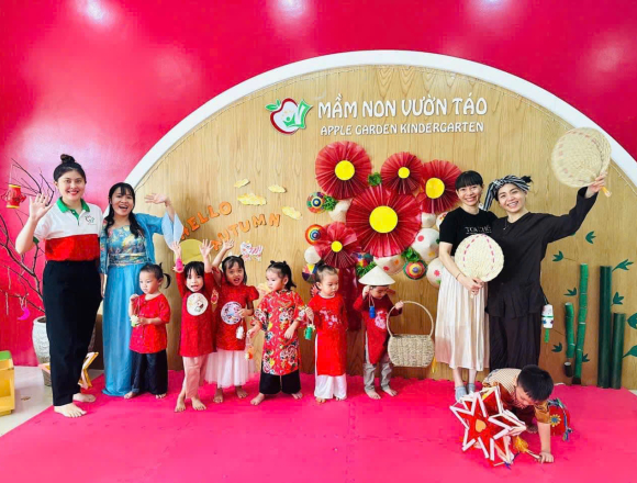 TRUNG THU CỦA CÁC BÉ GREEN APPLE 2 NHÀ AGK