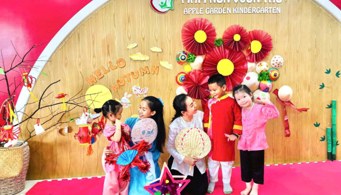 TRUNG THU CỦA CÁC BÉ RED APPLE 1&2 NHÀ AGK