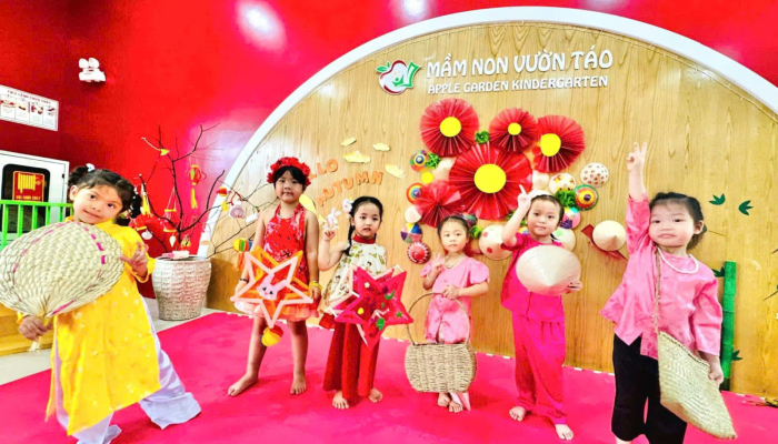 TRUNG THU CỦA CÁC BÉ RED APPLE 1&2 NHÀ AGK