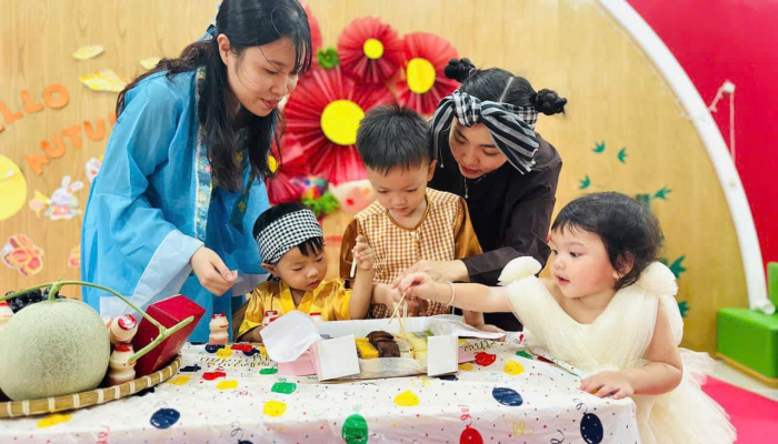 TRUNG THU CỦA CÁC BÉ GREEN APPLE 2 NHÀ AGK