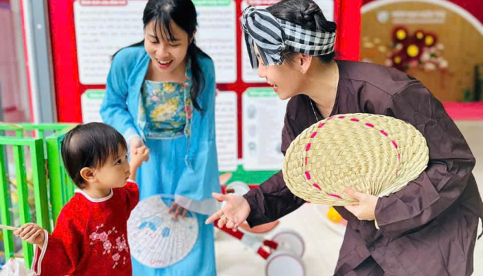 TRUNG THU CỦA CÁC BÉ GREEN APPLE 2 NHÀ AGK