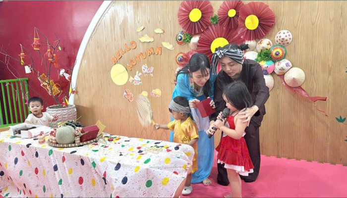 TRUNG THU CỦA CÁC BÉ GREEN APPLE 2 NHÀ AGK