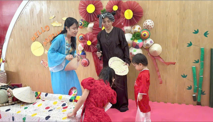 TRUNG THU CỦA CÁC BÉ GREEN APPLE 2 NHÀ AGK