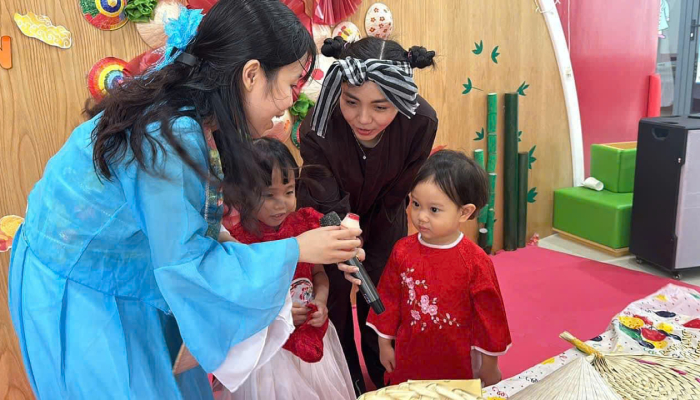 TRUNG THU CỦA CÁC BÉ GREEN APPLE 2 NHÀ AGK