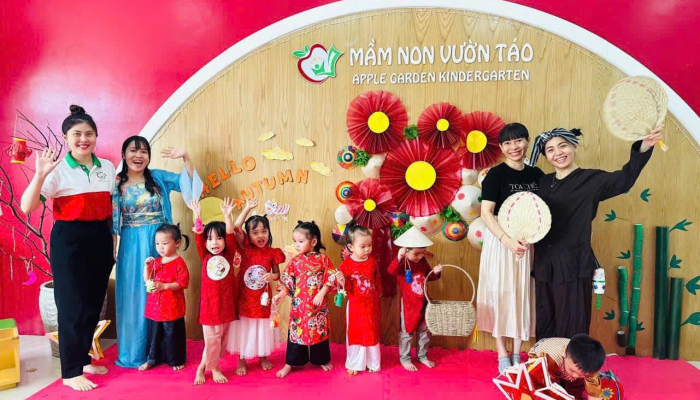 TRUNG THU CỦA CÁC BÉ GREEN APPLE 2 NHÀ AGK