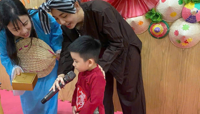 TRUNG THU CỦA CÁC BÉ GREEN APPLE 2 NHÀ AGK