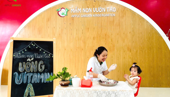 Bé Yêu Uống Vitamin A Tại Trường: Hành Động Bé Nhỏ, Ý Nghĩa Thật To!