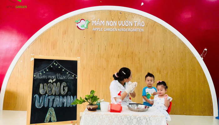 Bé Yêu Uống Vitamin A Tại Trường: Hành Động Bé Nhỏ, Ý Nghĩa Thật To!