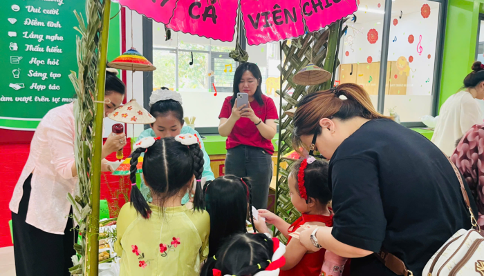  “TẾT VUI GẮN KẾT – XUÂN HỒNG YÊU THƯƠNG” RỘN RÀNG TẠI MẦM NON VƯỜN TÁO