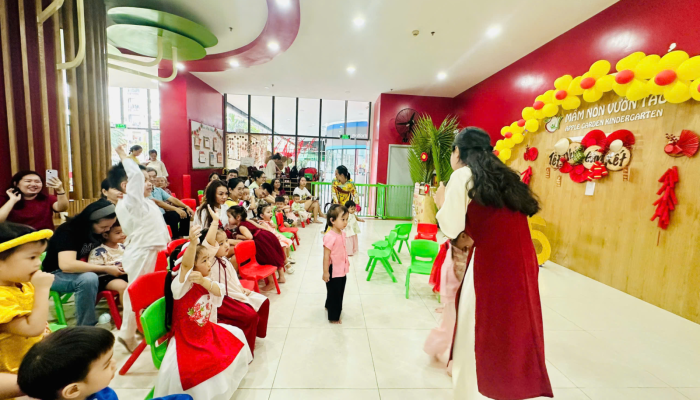  “TẾT VUI GẮN KẾT – XUÂN HỒNG YÊU THƯƠNG” RỘN RÀNG TẠI MẦM NON VƯỜN TÁO