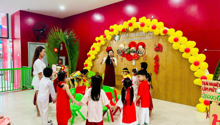  “TẾT VUI GẮN KẾT – XUÂN HỒNG YÊU THƯƠNG” RỘN RÀNG TẠI MẦM NON VƯỜN TÁO