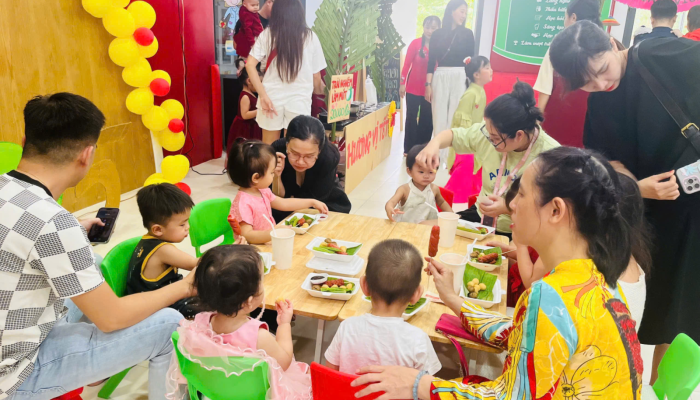  “TẾT VUI GẮN KẾT – XUÂN HỒNG YÊU THƯƠNG” RỘN RÀNG TẠI MẦM NON VƯỜN TÁO